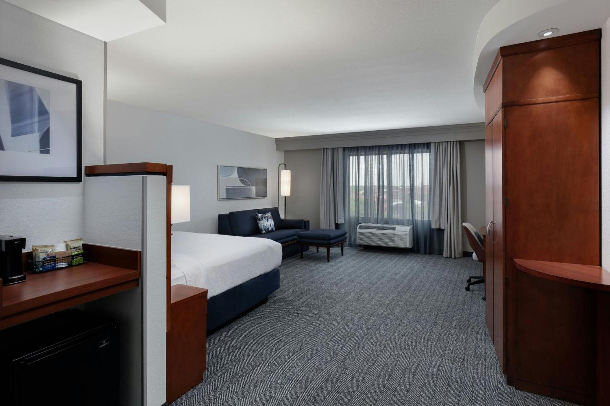 Courtyard By Marriott Wichita At Old Town Otel Dış mekan fotoğraf